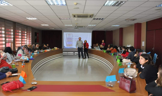 Sağlık evi ebelerine hizmet içi eğitim verildi