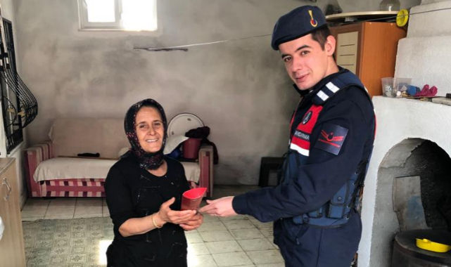 Bu özel günde Jandarma Şehit Annelerini Unutmadı