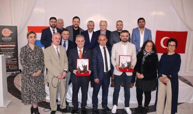 Gurbetteki Karamanlılar iftar yemeğinde hasret giderdi
