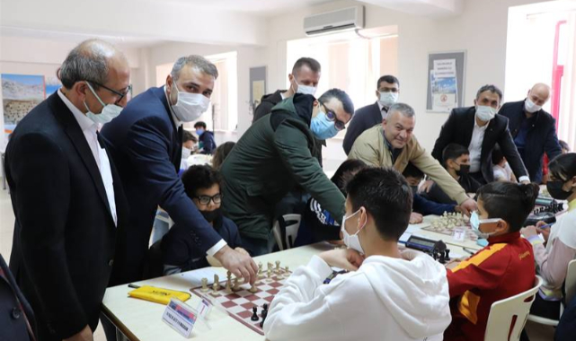 Karaman’da Polis Haftası Satranç Turnuvası Başladı