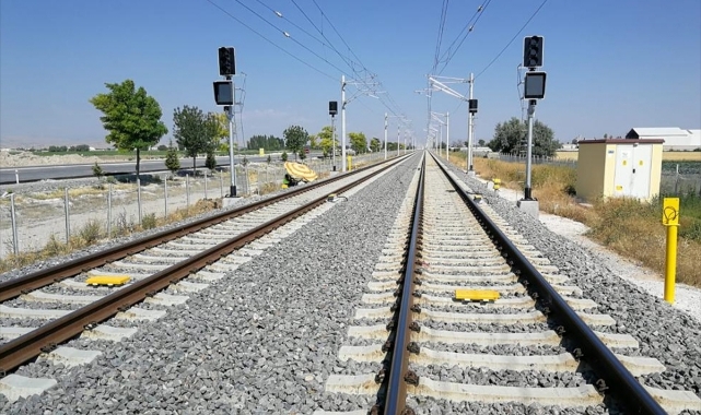 Karaman-Ulukışla Hızlı Tren Demiryolu Hattındaki Rayları Çaldılar
