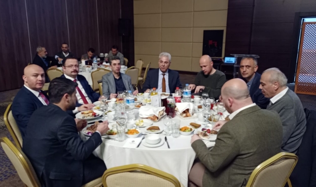 Karamanlı Eczacılar İftar Yemeğinde Buluştu