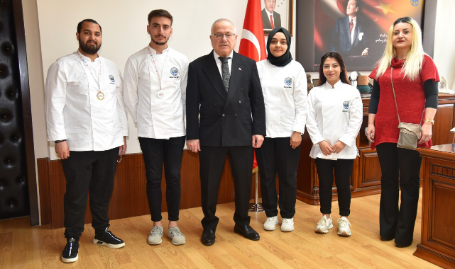 KMÜ Aşçılık Bölümü Öğrencileri Yeni Bir Başarıya İmza Attı