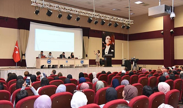 'Çocuğun Sesi Ol' Sloganıyla Panel Düzenlendi