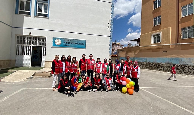 Genç Kızılay'dan Sağlıklı Yaşam Ve Düzenli Çevre Etkinliği