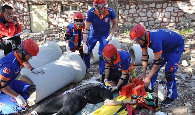 Karaman'da Düzenlenen UMKE Temel Eğitim Tatbikatı Sona Erdi