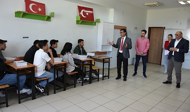 Karaman'da Öğrencilere 123 Bin Yardımcı Kaynak Kitap Dağıtıldı