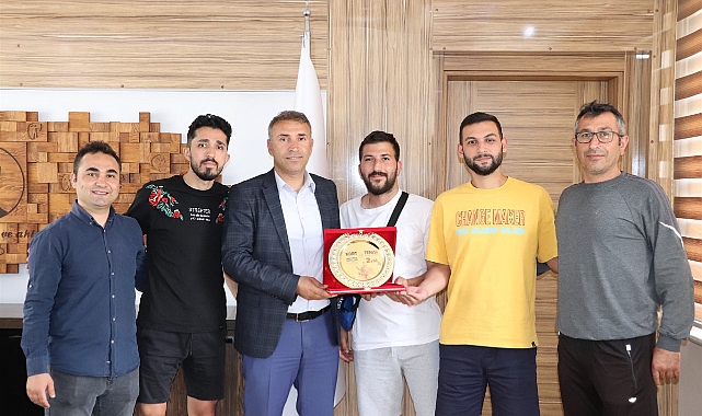 Karaman Piri Reis Yurdu Erkek Tenis Takımı Türkiye İkincisi