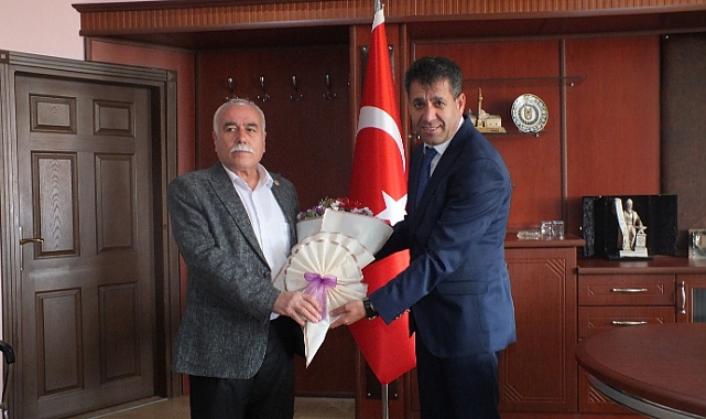 Pekoğlu görevi Uysal'dan teslim aldı