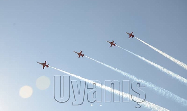 'Türk Yıldızları' Karaman semalarında prova yaptı