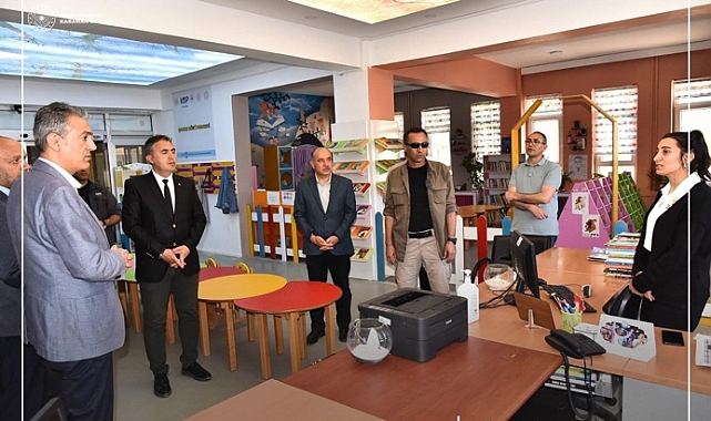 Vali Akkoyun hafta sonu Kütüphane ve Kültür Merkezini gezdi
