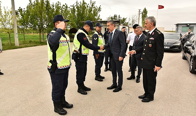 Vali Akkoyun Polis ve Jandarma Uygulama Noktalarını Ziyaret Etti