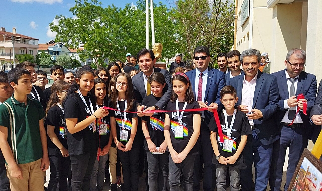Zübeyde Hanım Ortaokulu Öğrencileri, TÜBİTAK Projelerini Sergiledi