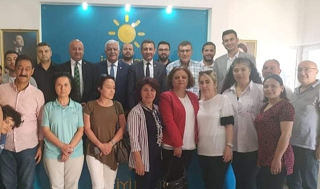 CHP Milletvekilleri ve beraberindeki heyetten İYİ Parti'ye ziyaret