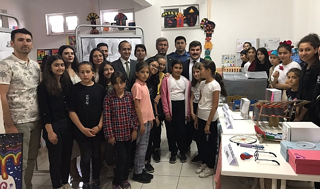 Görsel sanatlar ve teknoloji tasarım sergisi açıldı