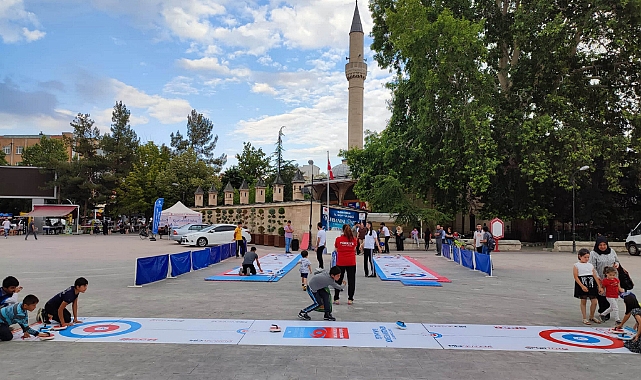Karaman'da 15 Temmuz Şehitleri Anısına Floor Curling Müsabakası Düzenlendi