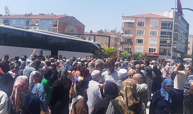 Karaman'dan İlk Hac Kafilesi Dualarla Uğurlandı
