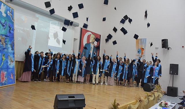Karaman Güzel Sanatlar Lisesinde Mezuniyet Coşkusu Yaşandı 