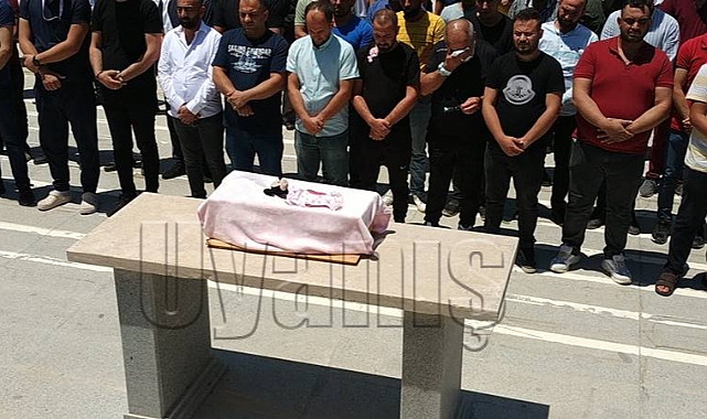 Minik Elif, Son Yolculuğuna Oyuncak Bebeğiyle Uğurlandı