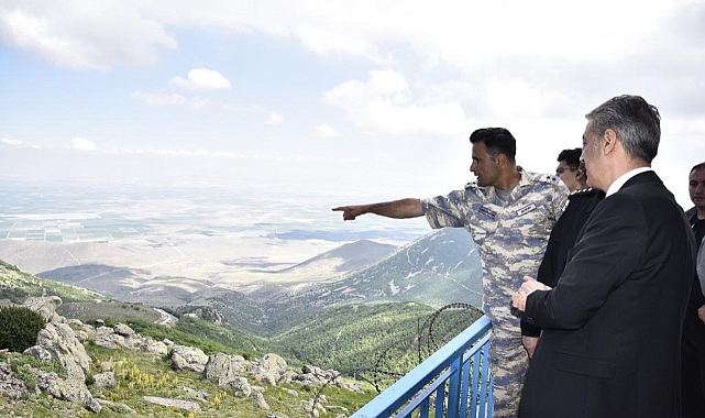 Vali Akkoyun Karadağ'ın Zirvesindeydi
