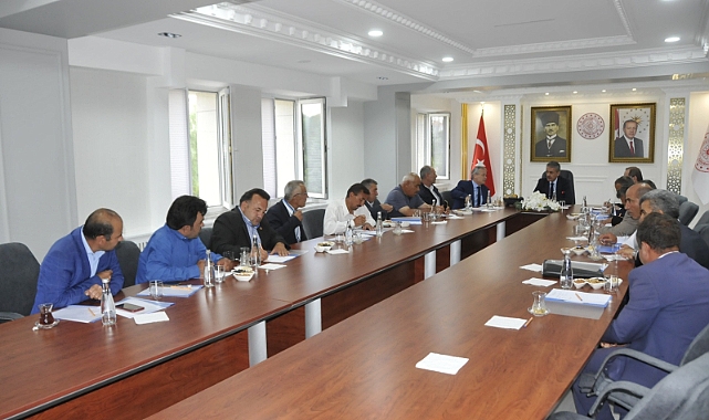 Vali Akkoyun, Valilikte muhtarlar ile bir araya geldi