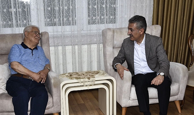 Vali Akkoyun ve eşinden Babalar Gününde Şehit Ailesine anlamlı ziyaret