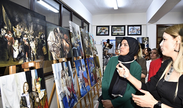 Vali Akkoyun'un Eşi Canan Akkoyun, Güzel Sanatlar Lisesinde düzenlenen sergiye katıldı