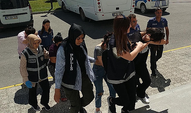 İnternette 'Escort' İlanı Vererek Yüzlerce Kişiyi Dolandırdılar: 11 Tutuklama