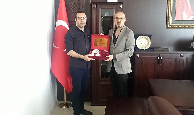 Karaman Barosundan tayini çıkan hakim ve savcılara plaket