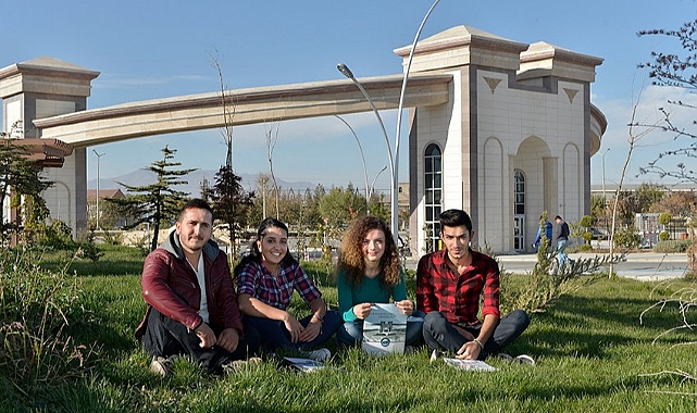 KMÜ Yeni Öğrencilerini Bekliyor