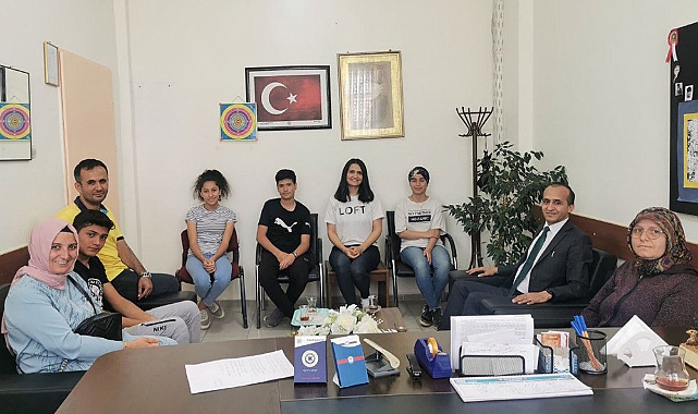 LGS Tercih Danışmanlığı Merkezi Öğrenci Ve Velilere Destek Oluyor