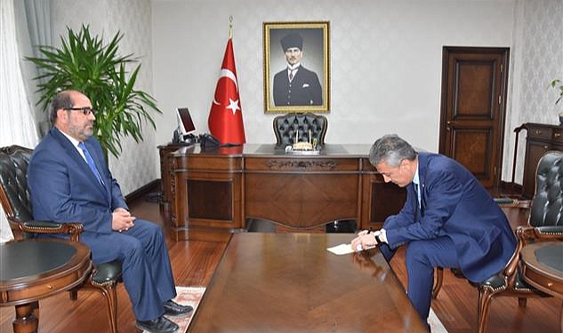 Vali Akkoyun, vekalet yoluyla kurban bağışında bulundu