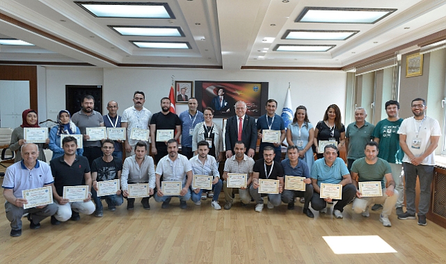 Enerji Yöneticisi Eğitimlerine Katılan İlk Kursiyerler Sertifikalarını Aldı