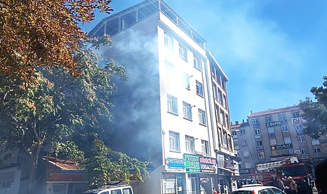 4 Katlı Binada Çıkan Yangın Korkuttu