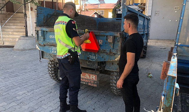 Jandarma'dan Tarım Araçlarına Reflektör
