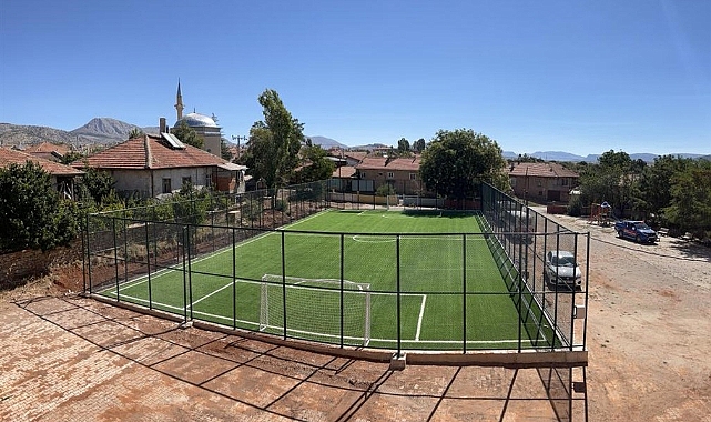 Kızılyaka Köyü Suni Çim Saha Yapımı Tamamlandı