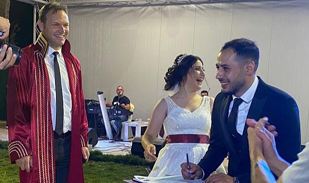 Sırlı ve Ayvaz Ailelerinin Mutlu Günü