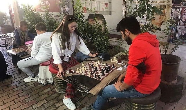 Sokakta Satranç Var Projesi Karaman'da Devam Ediyor
