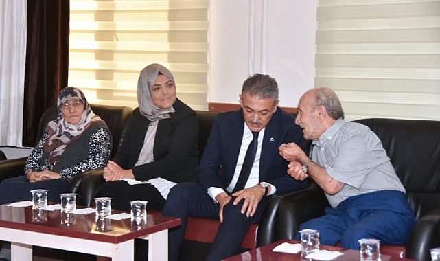 Vali Akkoyun ve eşinden Huzurevi ziyareti