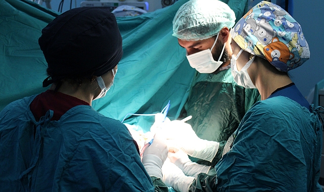 63 Yaşındaki Hastanın Beynindeki Tümör Başarılı Bir Operasyonla Alındı