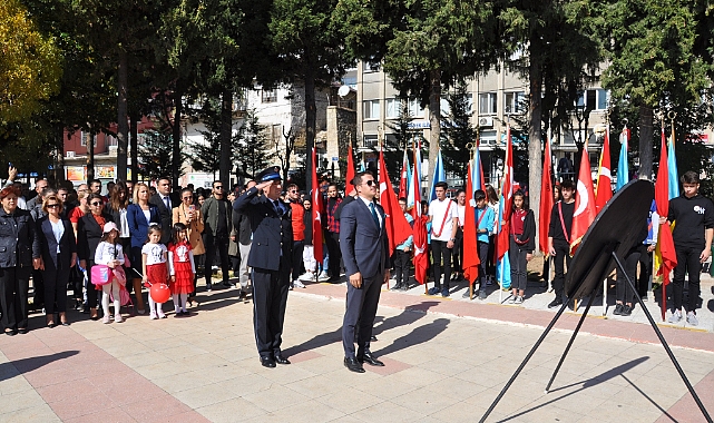 Cumhuriyetimizin 99. yılı ilçelerde de coşkuyla kutlandı