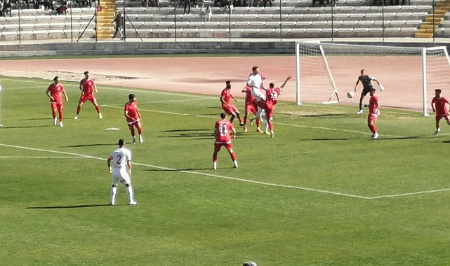 Ayvalıkgücü 10 Kişi İle 3 Puanı Aldı