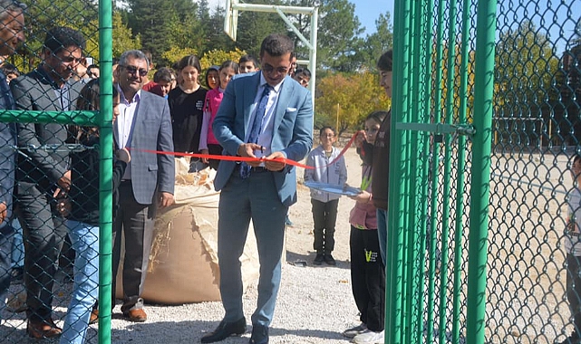 Kaymakam Meral Halı Sahanın Açılışını Yaptı