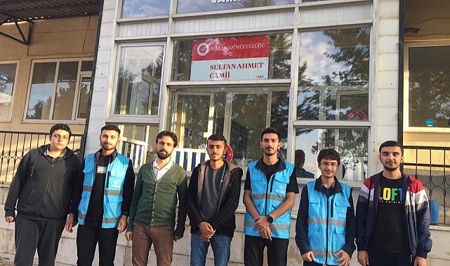 Üniversite Öğrencilerinden Örnek Davranış