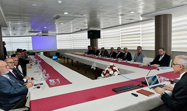 Yeni Rektör Karaman, akademik kadroyla bir araya geldi