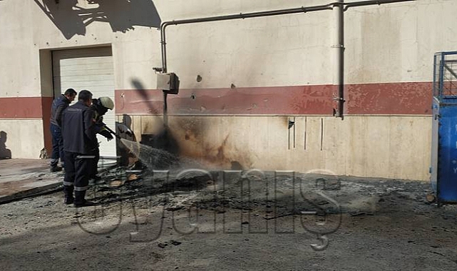 Karaman'da Çıkan Yangında 2 Araç Hasar Gördü