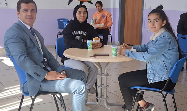 Kaymakam Meral: Önümüzde Akıp Giden Zamanın Değerini Bilin