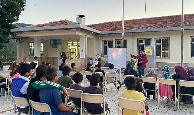 Öğrencilerine Bilimi Basit Yöntemler ve Projelerle Sevdiren Öğretmen!