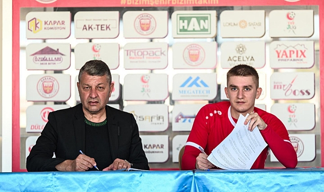 Sinan Kurt Karaman Futbol Kulübü'ne İmzayı Attı