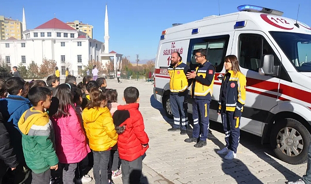 Acil Sağlık Hizmetleri Ekipleri Minik Öğrencileri Bilgilendirdi